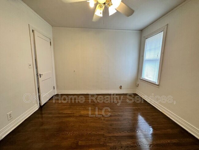 Building Photo - 1516 1/2 N. Classen