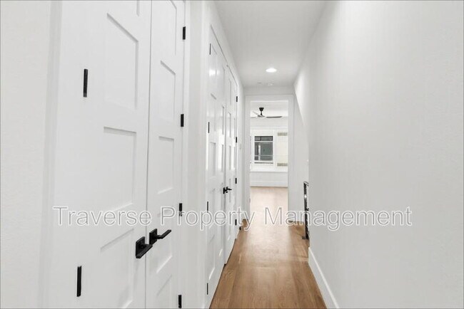 Building Photo - 408 Rayner Ave