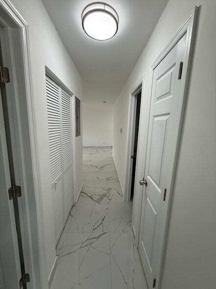 Building Photo - 5962 NW 19th St