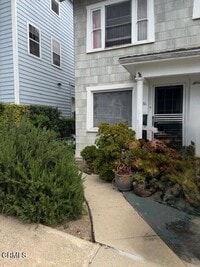 Building Photo - 68 N Fir St