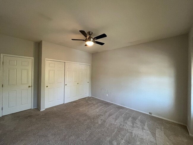 Building Photo - 2 Bedroom Townhome in the Stone Gate Commu...