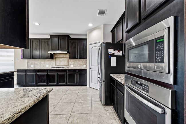 Building Photo - 2931 Oakdale Landing Ct