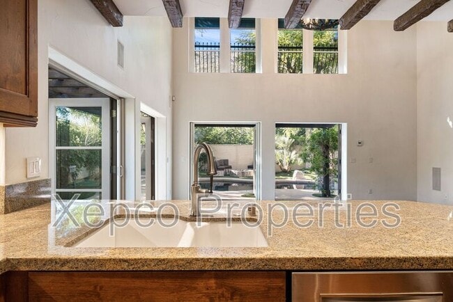 Building Photo - 175 Villaggio W