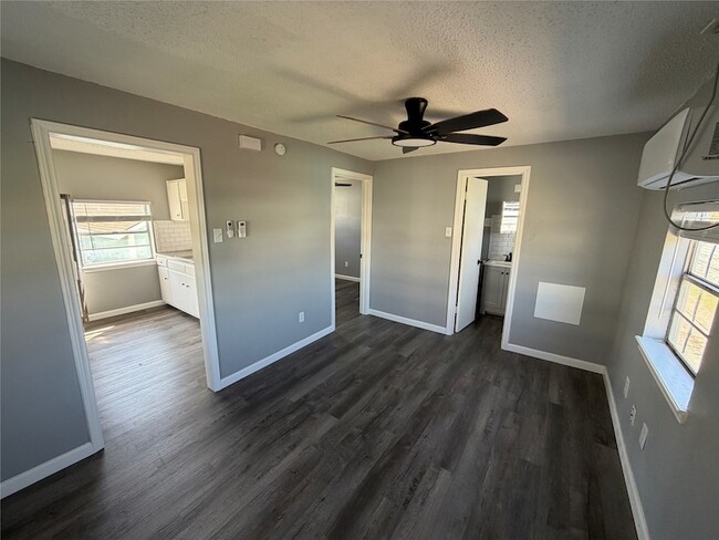 Building Photo - 5616 Avenue R