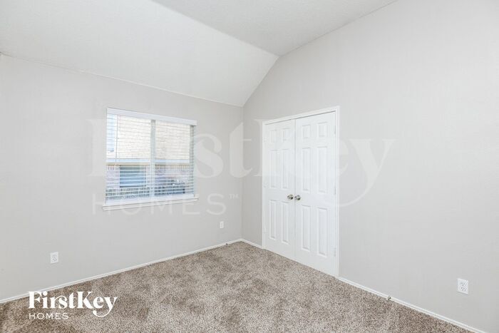 Building Photo - 8201 Cedarcrest Ln