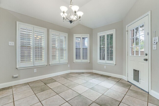 Building Photo - 8708 Falcon View Dr