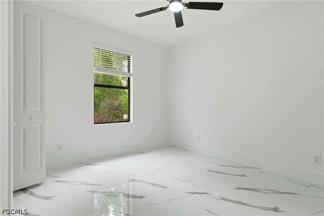 Building Photo - 4787 Golfview Blvd