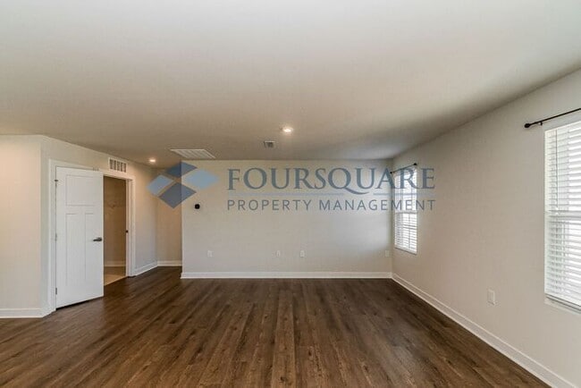 Building Photo - Ranch Home | Open Floor Plan | Attached Garage| Office