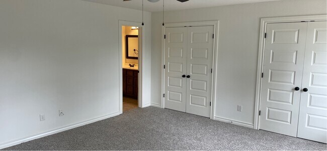 Building Photo - 1405 Crescent Bentonville Crescent