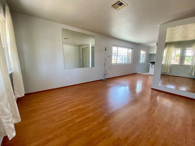 Building Photo - 3616 Cosbey Ave