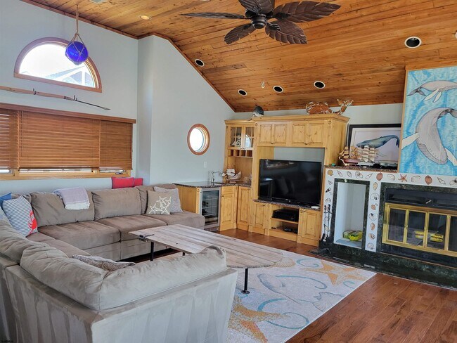 Building Photo - 8601 Fulton Ave