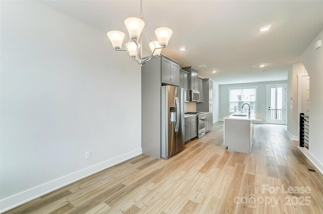 Building Photo - 525 W Tremont Ave