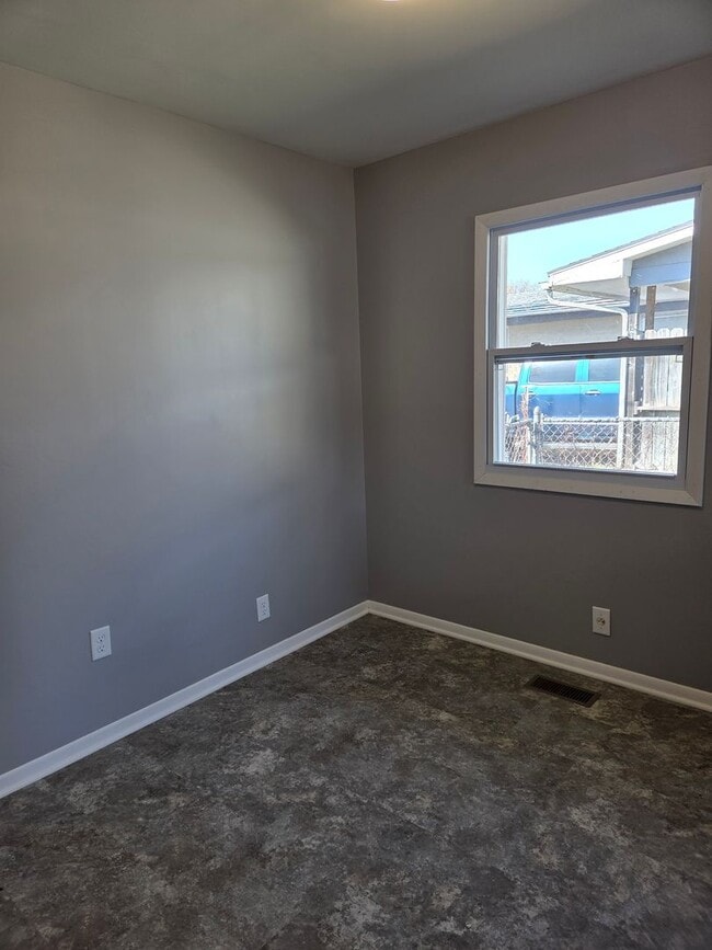 Building Photo - 1200 E Beaumont St