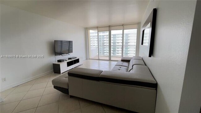 Building Photo - 5600 Collins Ave