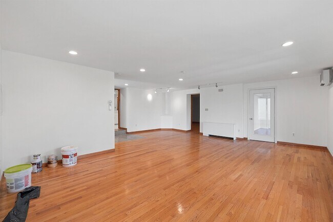 Building Photo - 228 Gorge Rd