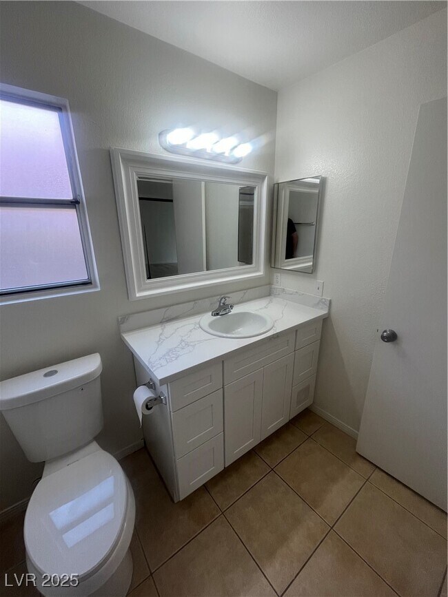 Building Photo - 368 Abbington St