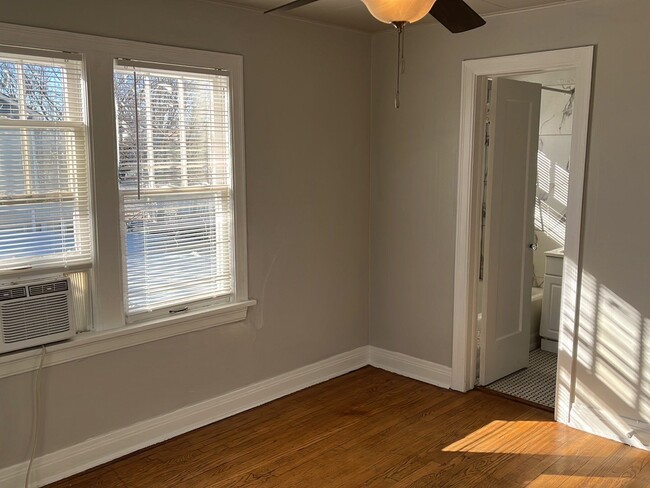 Building Photo - 1 bed 1 bath - Near Plaza District!