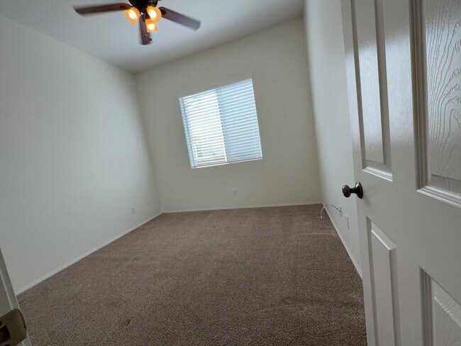 Building Photo - "Spacious  4-Bedroom Oasis in Riverside with 2 Full Baths and 2,470 Sq Ft of Comfort!" NO PETS AL...