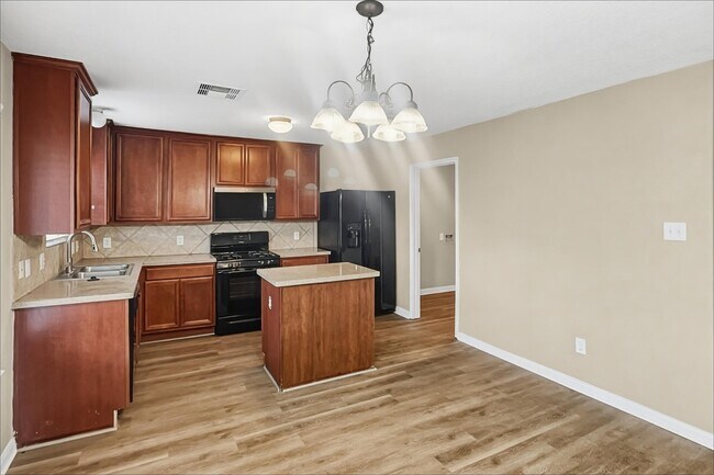 Building Photo - 1711 Mickle Creek Dr