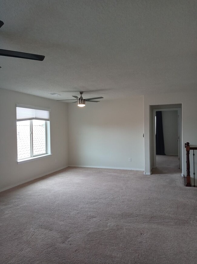 Building Photo - FOUR BEDROOMS!