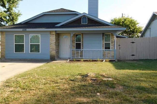 Building Photo - 2216 Cimmaron Dr