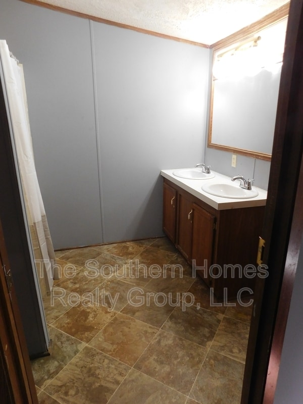 Building Photo - 233 Co Rd 725