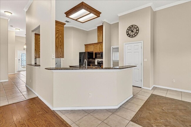 Building Photo - 6325 Oso Pkwy