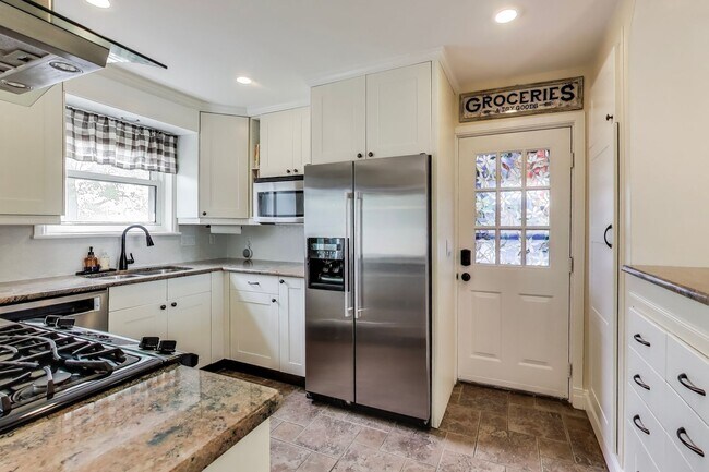 Building Photo - Coming Soon! Charming 4 Bedroom, 2 Bath Ca...