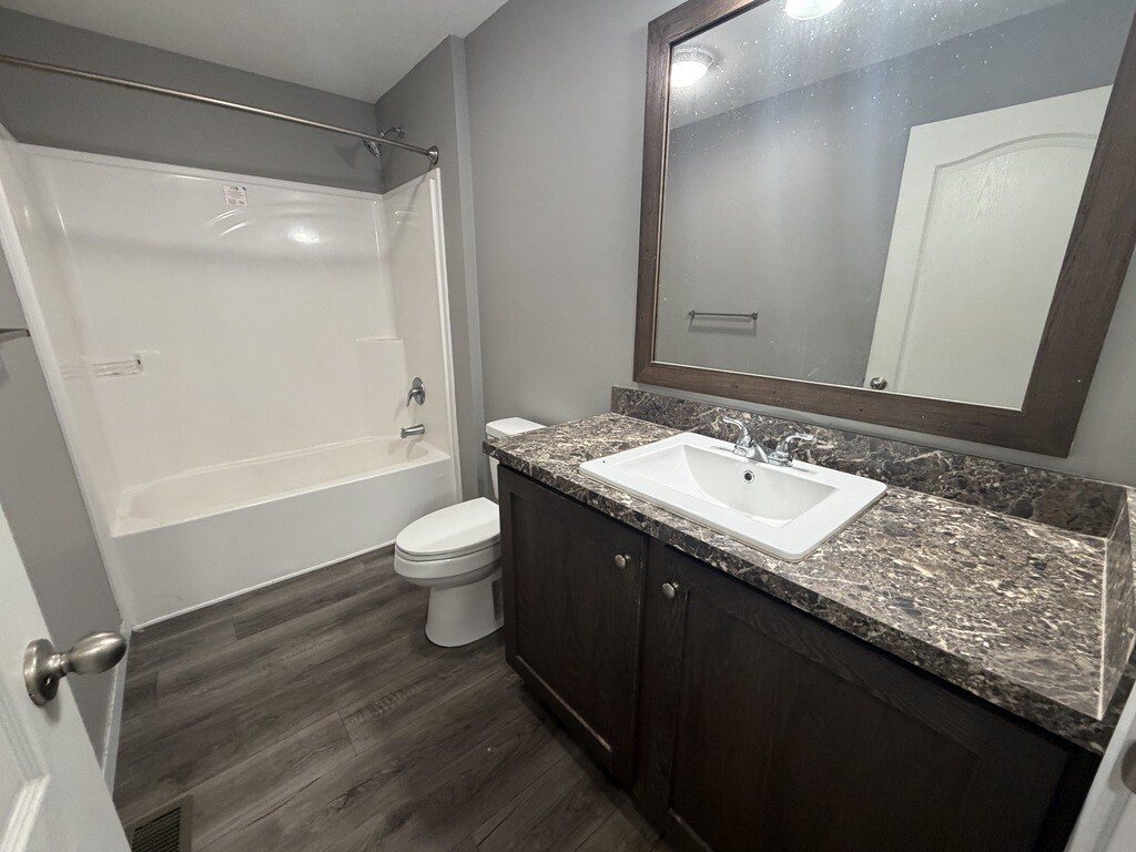 Building Photo - 15385 Dominique Dr