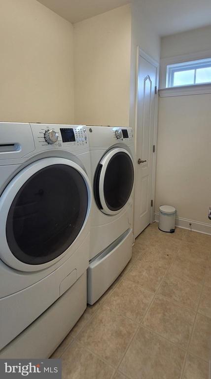 Building Photo - 74 Redstone Ct