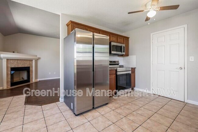 Building Photo - 520 Dewberry Ln