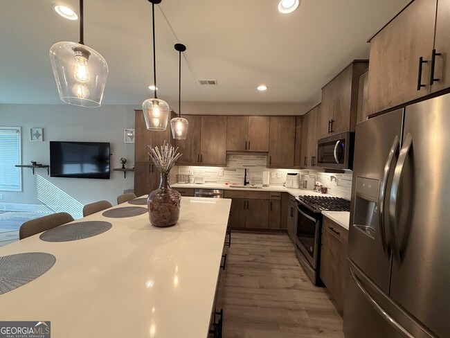 Building Photo - 1971 Drew Dr