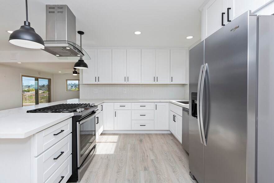 Building Photo - 2217 Cardinal Dr