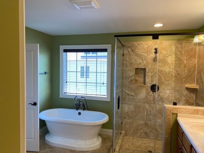 Building Photo - 1352 Legendary Ln