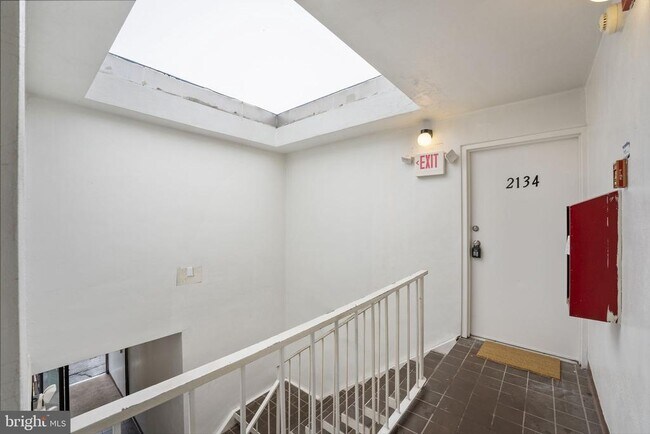 Building Photo - 2134 Forest Ln