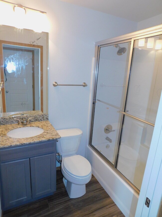 Building Photo - 2-Bedroom Townhouse Retreat with 2.5 Baths in Fayetteville’s Rolling Woods. To schedule your own ...