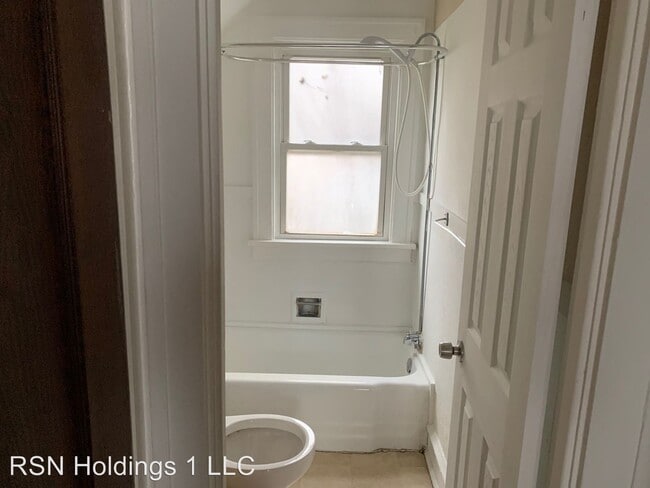 Building Photo - 4 br, 1 bath House - 11104 Plymouth Ave