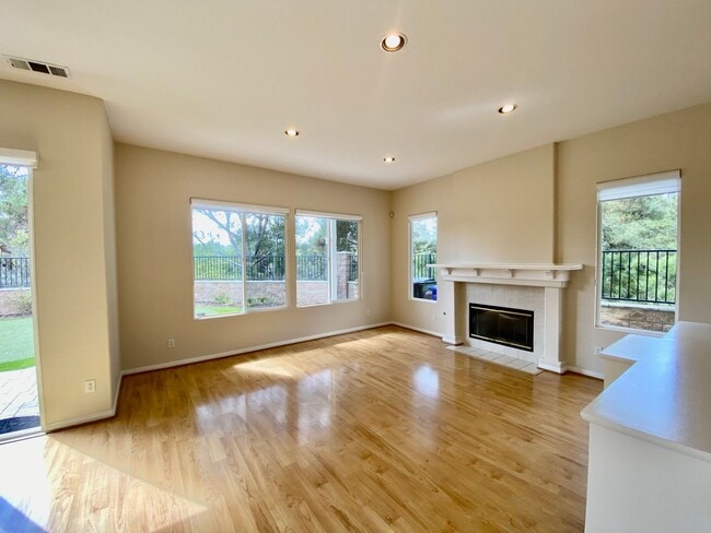 Building Photo - Solar Powered Gorgeous Carmel Valley Home!