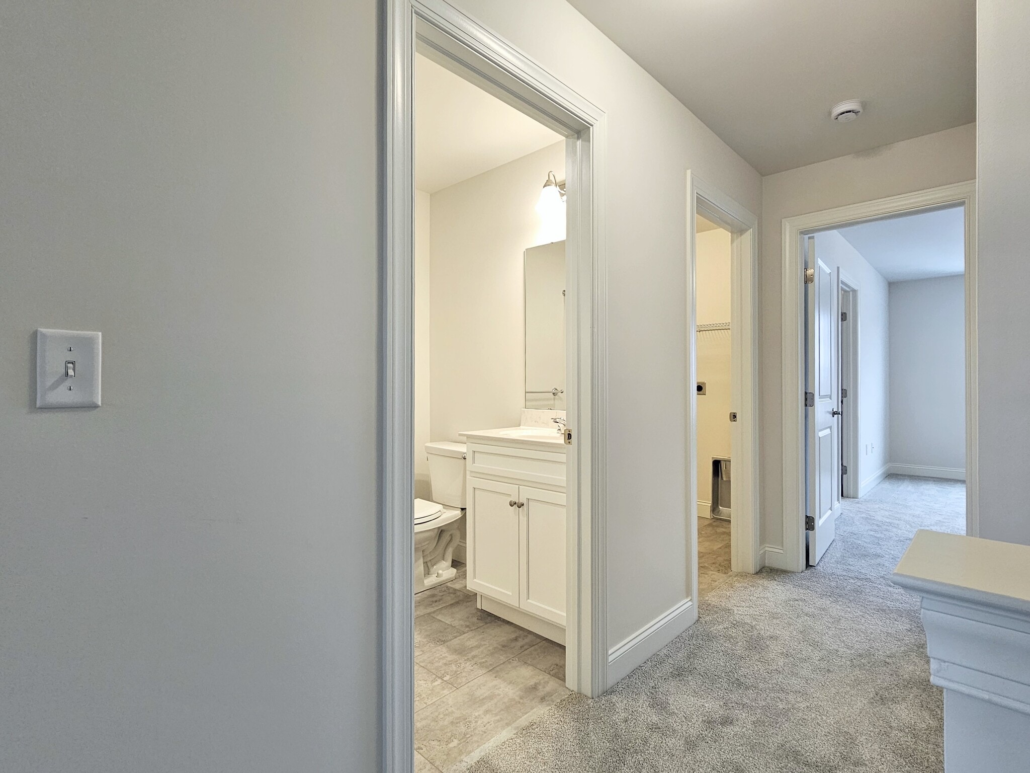 Building Photo - 121 Magnolia Dr