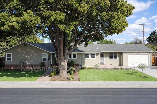 Building Photo - 795 Viader Ct