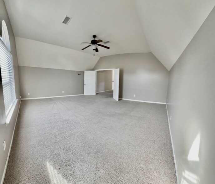 Building Photo - 1006 Kyle Rd