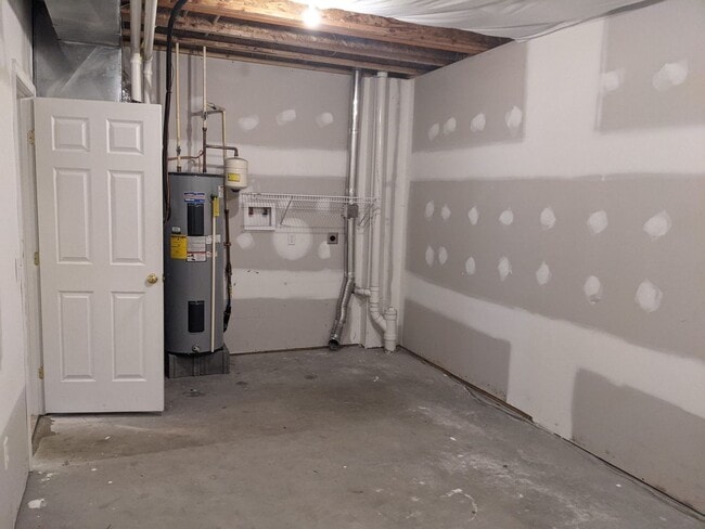 Building Photo - 3 Bedroom Townhouse for Rent in Waynesboro!
