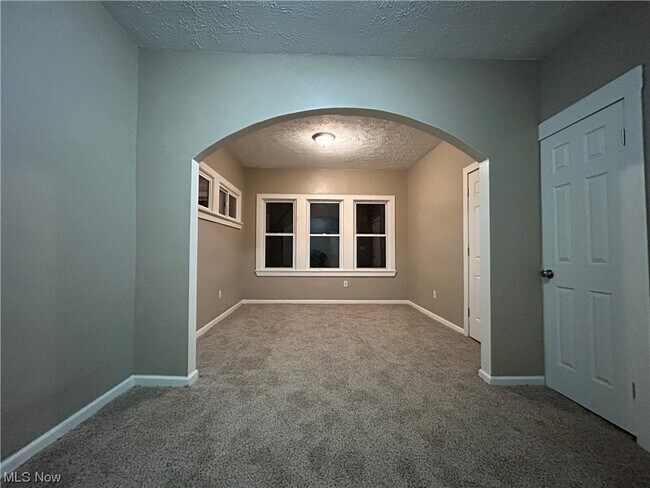 Building Photo - 3415 Altamont Rd