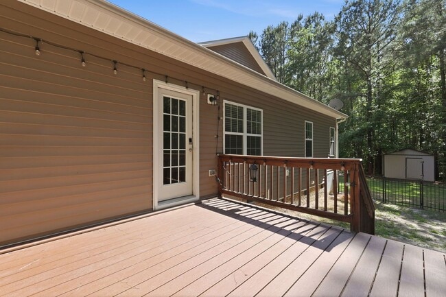 Building Photo - 80 Valor Cir