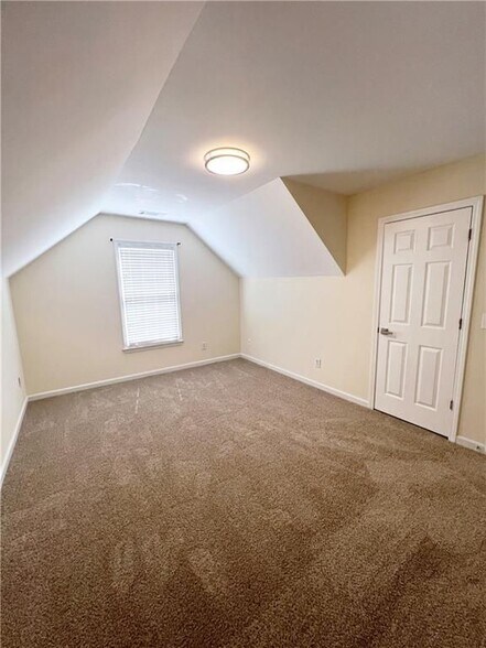 Building Photo - 350 Laurel Glen Crossing