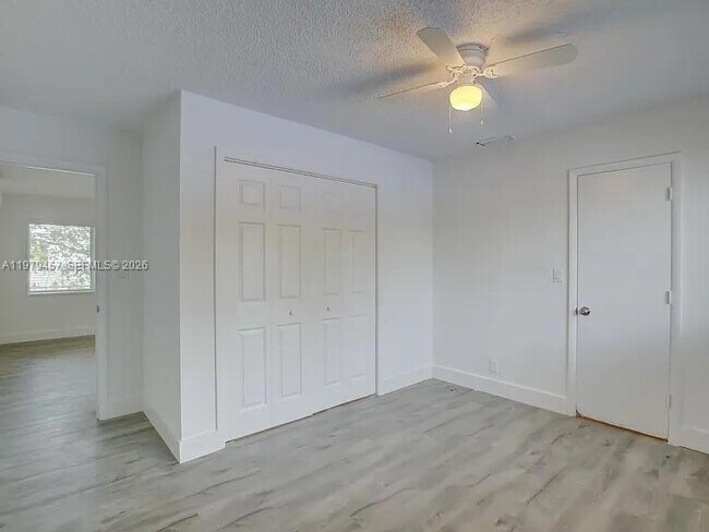 Building Photo - 1335 NE 5th Ave