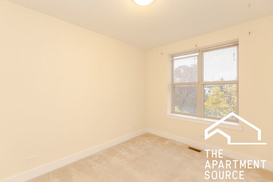 Building Photo - 2504 N Willetts Ct