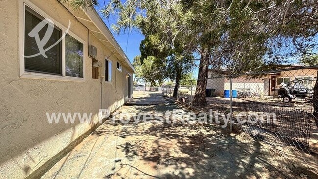 Building Photo - 14313 Osage Rd