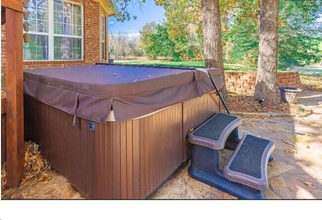 Building Photo - Executive Home for Rent 7 Acres with Resort Style Amenities