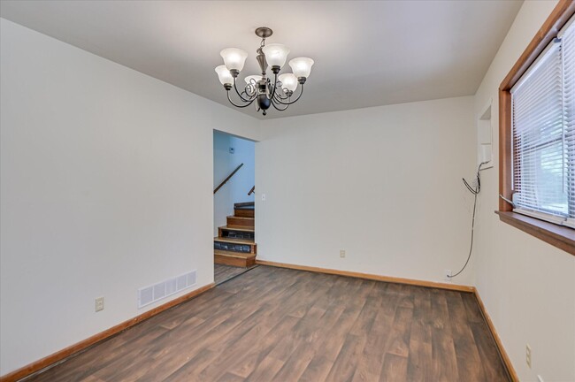 Building Photo - 1114 Terrace Cir